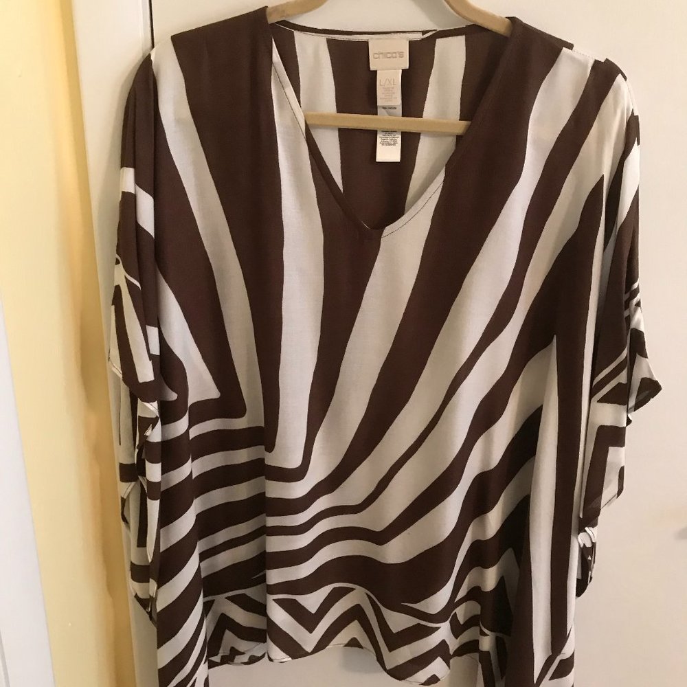CHICO'S light weight geometric tunic top in size L
